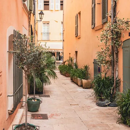 In The Heart Of Lägenhet Saint-Tropez